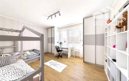 Priestranný 92m2 3-izbový byt s parkovacím miestom - Piešťany centrum