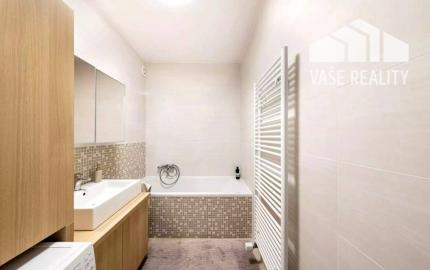 Priestranný 92m2 3-izbový byt s parkovacím miestom - Piešťany centrum