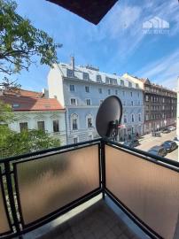 Na prenájom 3-izbový byt s balkónom, 97 m², Tallerova ul., Staré Mesto