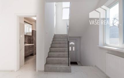 Na predaj 4-izbový rodinný dom 207 m², pozemok 331 m², Koválov, Senica