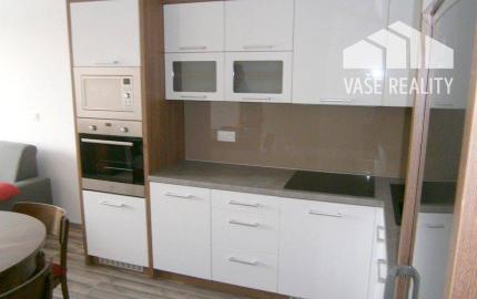 Na prenájom 2 izbový byt s parkovacím miestom, Piešťany.