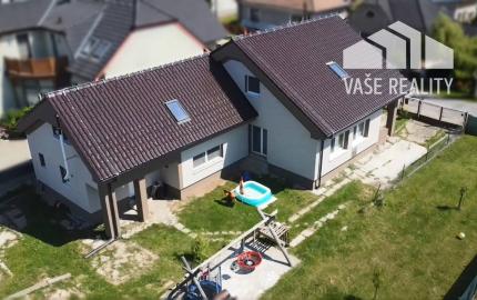Dvojgeneračné bývanie - 2x Rodinný dom Nitrianska Blatnica