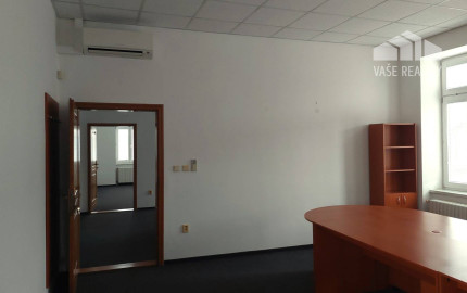 Prenájom - Reprezentatívne kancelárske priestory 190 m2 v Piešťanoch