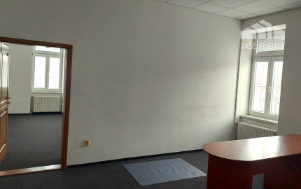 Prenájom - Reprezentatívne kancelárske priestory 190 m2 v Piešťanoch