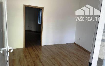 Na prenájom kancelársky priestor 42 m2 -širšie centrum- Nové Mesto n/V