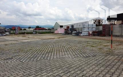 Priemyselný areál 11 000 m2 s montovanou halou 340 m2 - Nové Mesto n/V