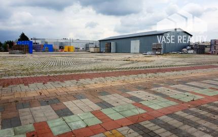 Priemyselný areál 11 000 m2 s montovanou halou 340 m2 - Nové Mesto n/V