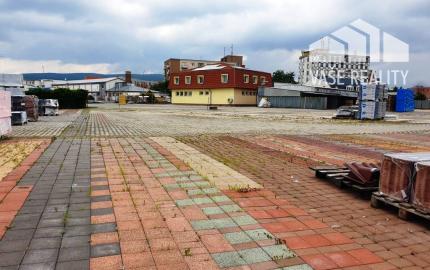 Priemyselný areál 11 000 m2 s montovanou halou 340 m2 - Nové Mesto n/V
