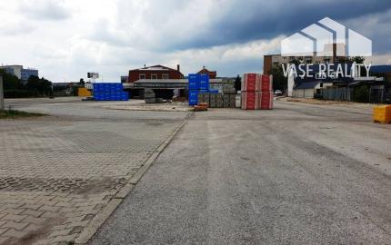 Priemyselný areál 11 000 m2 s montovanou halou 340 m2 - Nové Mesto n/V
