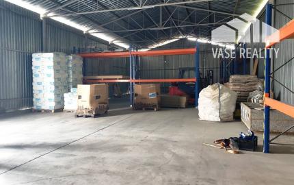 Priemyselný areál 11 000 m2 s montovanou halou 340 m2 - Nové Mesto n/V