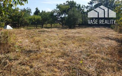 Investičný pozemok "záhrada" o výmere 691 m2 - Nové Mesto n/V