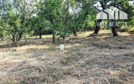 Investičný pozemok "záhrada" o výmere 691 m2 - Nové Mesto n/V