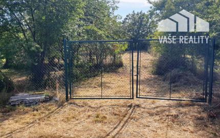 Investičný pozemok "záhrada" o výmere 691 m2 - Nové Mesto n/V