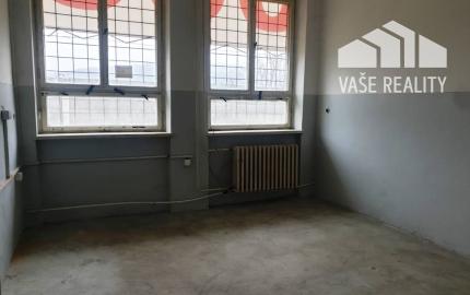 Prenájom - výrobná hala s rozlohou 4 000 m² - Tr. Bohuslavice, NMnV