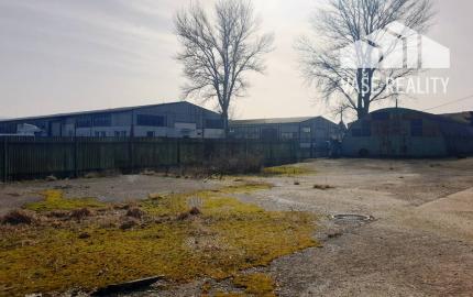 Na predaj areál 8700 m2 s halami 1510 m2 - Trenčianske Bohuslavice