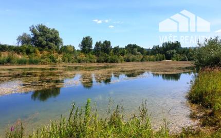 Rekreačný pozemok s troma jazerami o výmere 10ha - Zelená Voda, Beckov