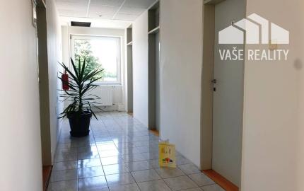 Administratívna budova so sklad. priestormi 1200 m2 - Tr. Bohuslavice