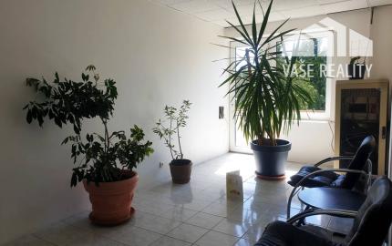 Administratívna budova so sklad. priestormi 1200 m2 - Tr. Bohuslavice