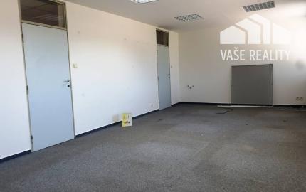 Administratívna budova so sklad. priestormi 1200 m2 - Tr. Bohuslavice