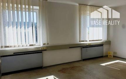 Administratívna budova so sklad. priestormi 1200 m2 - Tr. Bohuslavice