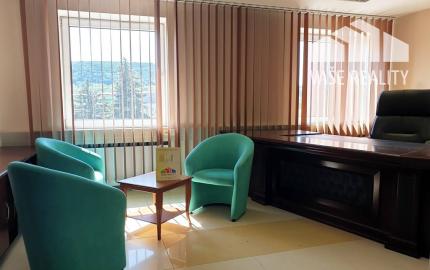 Administratívna budova so sklad. priestormi 1200 m2 - Tr. Bohuslavice