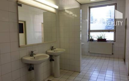 Administratívna budova so sklad. priestormi 1200 m2 - Tr. Bohuslavice