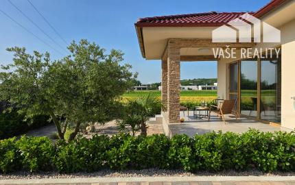 NOVOSTAVBA 4-IZBOVÉHO BUNGALOVU LEN 7 KM OD PIEŠŤAN – SOKOLOVCE