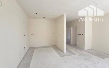 NOVOSTAVBA 4-IZBOVÉHO BUNGALOVU LEN 7 KM OD PIEŠŤAN – SOKOLOVCE