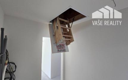 NOVOSTAVBA 4-IZBOVÉHO BUNGALOVU LEN 7 KM OD PIEŠŤAN – SOKOLOVCE