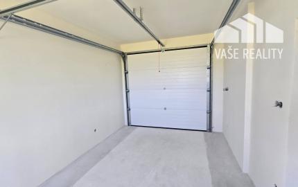 NOVOSTAVBA 4-IZBOVÉHO BUNGALOVU LEN 7 KM OD PIEŠŤAN – SOKOLOVCE