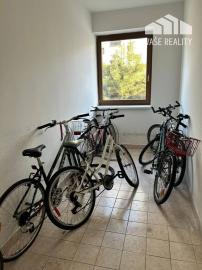 *PRENAJATÉ* Slnečný, moderný, zariadený 2 izb. byt 56 m2 PN, Stromová