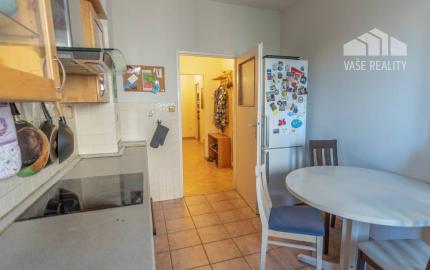 Na prenájom veľký 3,5 izbový byt s balkónom + KK, 118 m², ul.F..Kráľa