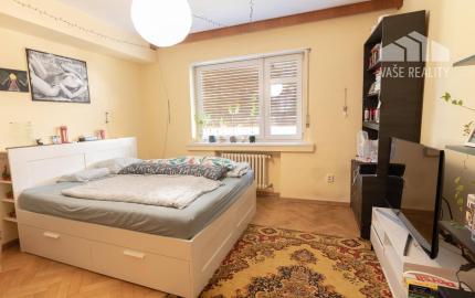 Na prenájom veľký 3,5 izbový byt s balkónom + KK, 118 m², ul.F..Kráľa