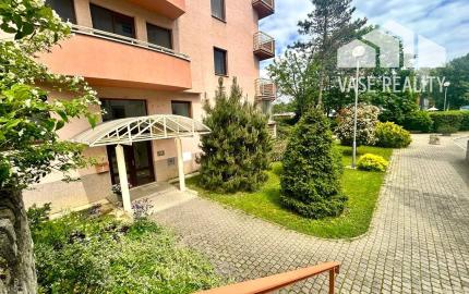 PRENAJATE! Prenájom: elegantný veľký 1 izb. (51m2) byt pri parku