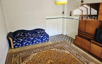 2-IZBOVÝ RODINNÝ DOM -DUBNIČKA- SO ZÁHRADNÝM DOMĆEKOM/ 2518 M2 POZEMOK