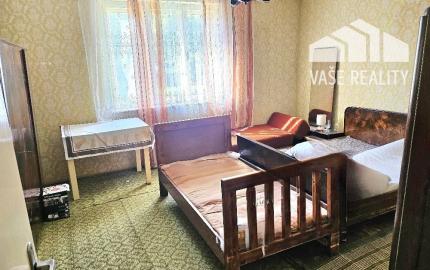 2-IZBOVÝ RODINNÝ DOM -DUBNIČKA- SO ZÁHRADNÝM DOMĆEKOM/ 2518 M2 POZEMOK