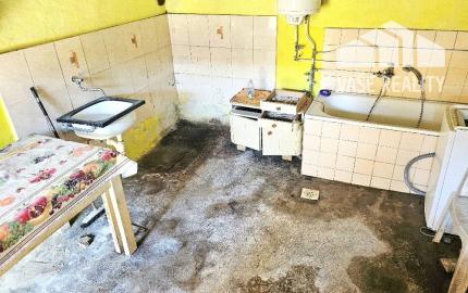 2-IZBOVÝ RODINNÝ DOM -DUBNIČKA- SO ZÁHRADNÝM DOMĆEKOM/ 2518 M2 POZEMOK