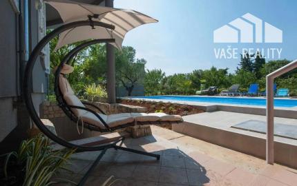 Chorvátsko - 6 izbový apartmánový dom pri Zadare, Sukošan