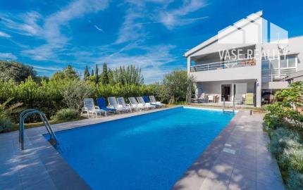 Chorvátsko - 6 izbový apartmánový dom pri Zadare, Sukošan