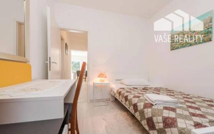 Chorvátsko - 6 izbový apartmánový dom pri Zadare, Sukošan