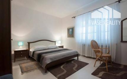 Chorvátsko - 6 izbový apartmánový dom pri Zadare, Sukošan