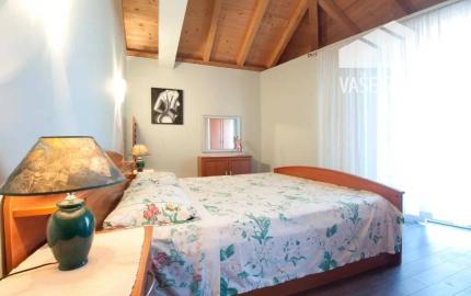 Chorvátsko - 6 izbový apartmánový dom pri Zadare, Sukošan