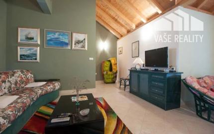 Chorvátsko - 6 izbový apartmánový dom pri Zadare, Sukošan