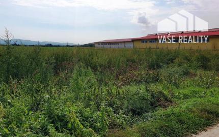 Investičný pozemok o výmere 17 261 m2 - len 3 km od Nového Mesta n/V