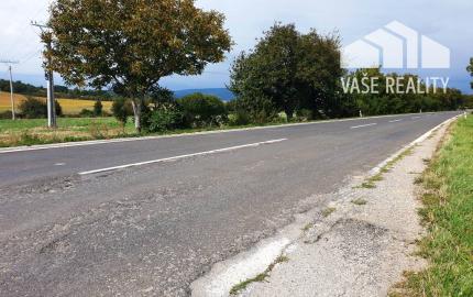 Investičný pozemok o výmere 17 261 m2 - len 3 km od Nového Mesta n/V