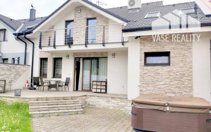 NOVÁ CENA!!! 5 izbový rodinný dom s garážou, Moravany nad Váhom