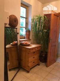 Rodinný dom 5+1 s dvojgarážou a pozemkom 2771 m², okres Domažlice (ČR)