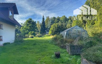 Rodinný dom 5+1 s dvojgarážou a pozemkom 2771 m², okres Domažlice (ČR)