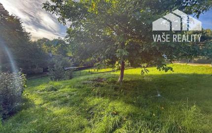 Rodinný dom 5+1 s dvojgarážou a pozemkom 2771 m², okres Domažlice (ČR)