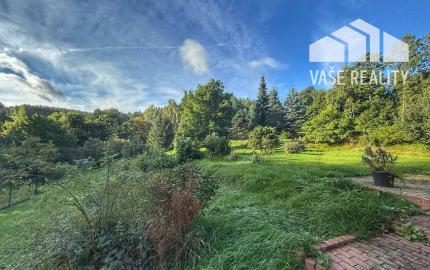 Rodinný dom 5+1 s dvojgarážou a pozemkom 2771 m², okres Domažlice (ČR)